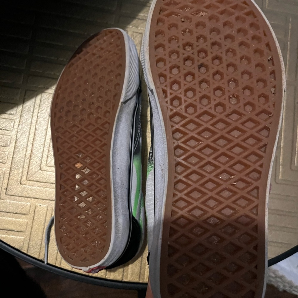 Vans - Picture 5 of 7